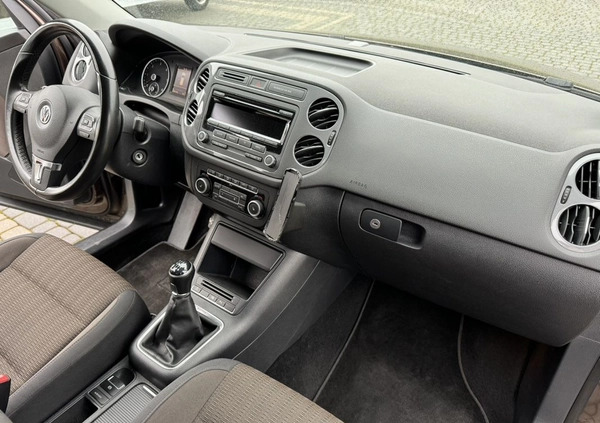 Volkswagen Tiguan cena 46900 przebieg: 229112, rok produkcji 2011 z Drobin małe 379